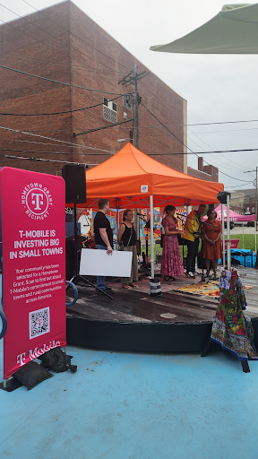 Meadville Among 25 Towns to Receive Award From T‑Mobile’s Hometown Grants Program