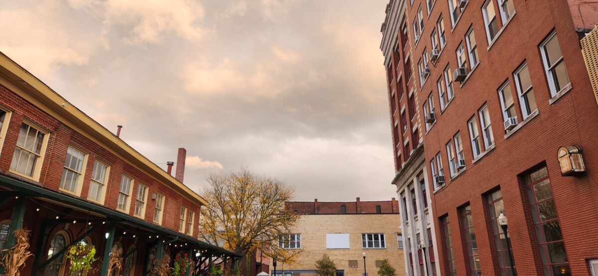 trust and market house alley way